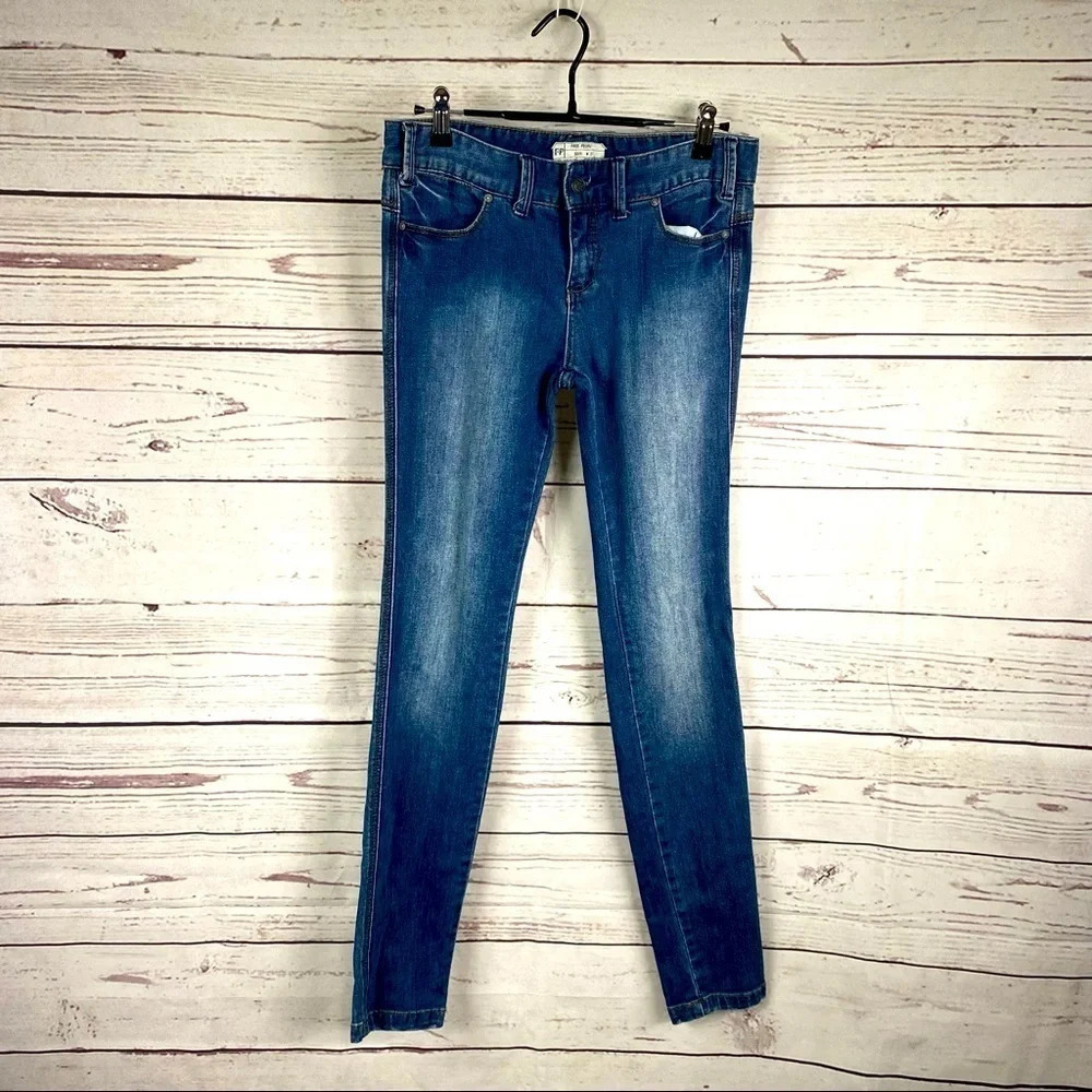 FREE People skinny blue distressed stretchy jeans Sz 27